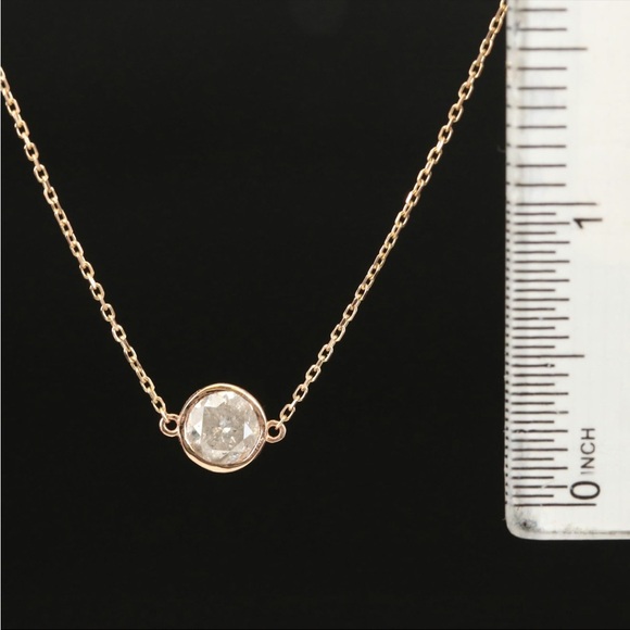 π 18 Karat Diamond single station necklace π - Picture 5 of 10